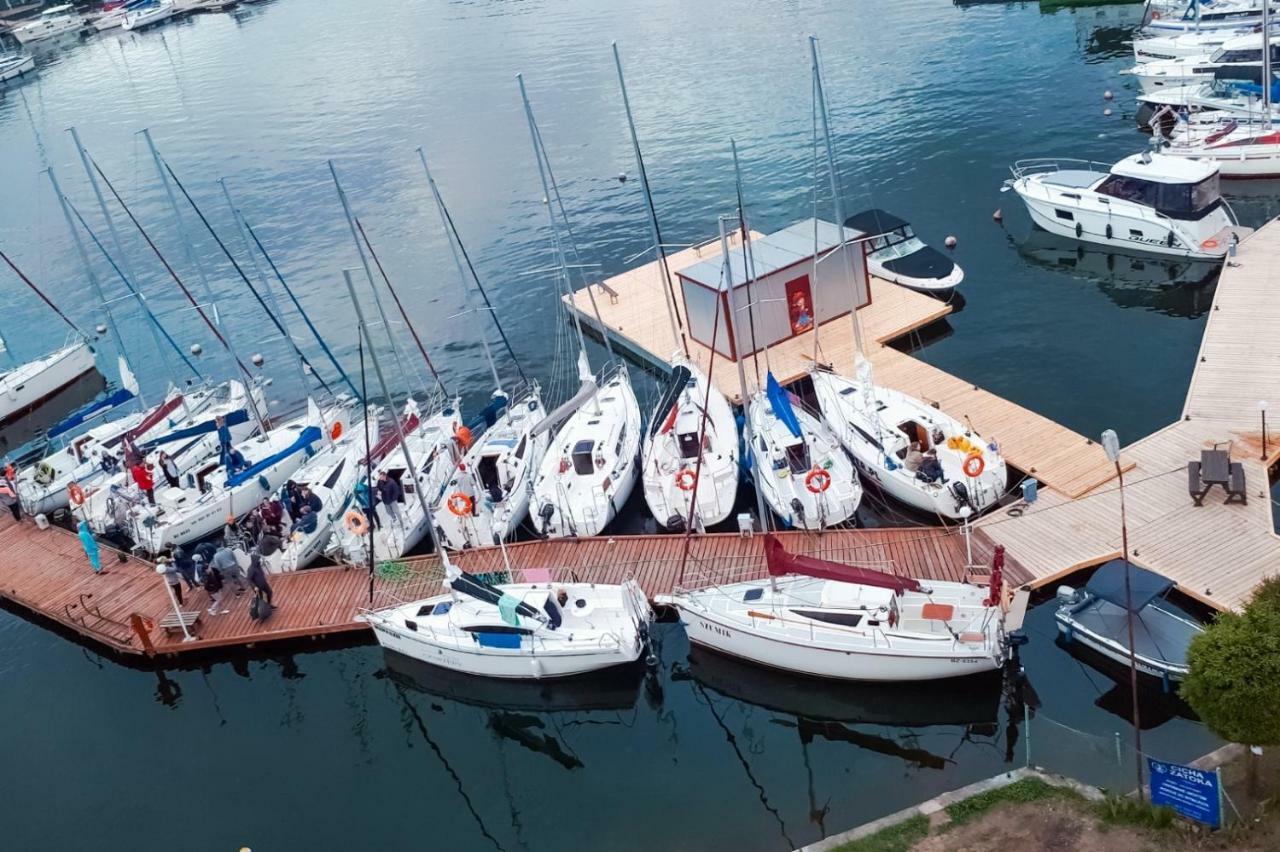 Apartamento Cicha Zatoka Mikołajki Exterior foto